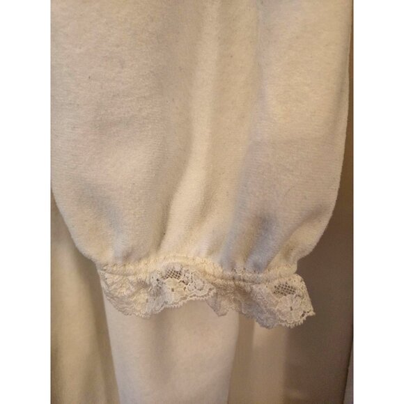 Vintage Womens Long Nightgown With Lace & Embroidery Detail - Picture 4 of 5